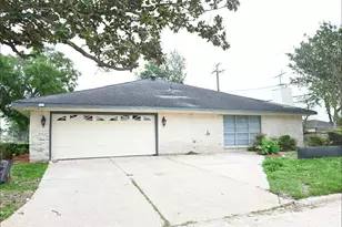 202 Coronation Dr, Houston, TX 77034 - Photo 8