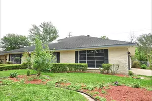 202 Coronation Dr, Houston, TX 77034 - Photo 2