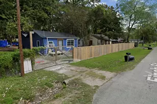 6911 Finch St, Houston, TX 77028 - Photo 2