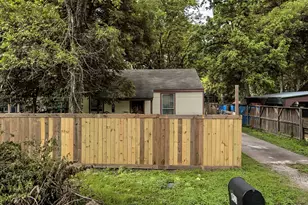 6911 Finch St, Houston, TX 77028 - Photo 4