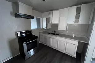 5401 Doolittle Blvd, Houston, TX 77033 - Photo 2