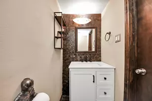 7655 Bellerive Dr, Houston, TX 77036 - Photo 10