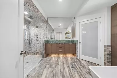 623 Pinehaven Dr Drive, Houston, TX 77024 - Photo 18