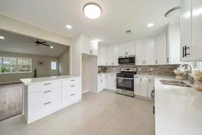 355 Windsor Square, Alvin, TX 77511 - Photo 8