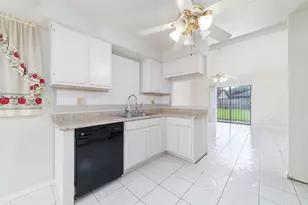 10406 Sagestar Ln, Houston, TX 77089 - Photo 8