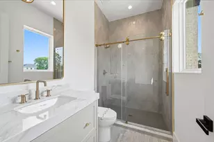 5011 Glenmeadow Dr, Houston, TX 77096 - Photo 46
