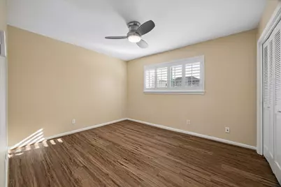 10906 Piping Rock Lane, Houston, TX 77042 - Photo 24