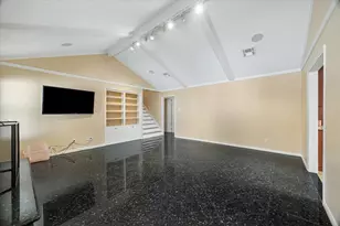 10906 Piping Rock Ln, Houston, TX 77042 - Photo 26