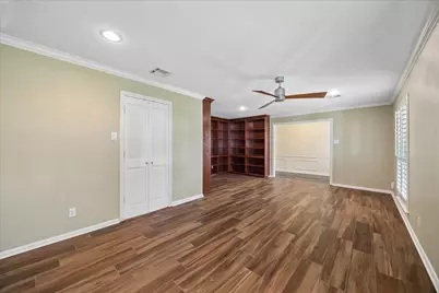 10906 Piping Rock Lane, Houston, TX 77042 - Photo 8