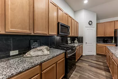 2012 Elkington Circle, Conroe, TX 77304 - Photo 32