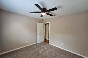 5619 Fairview Forest Dr, Houston, TX 77088 - Photo 12