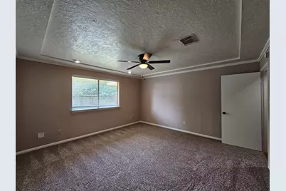 5619 Fairview Forest Drive, Houston, TX 77088 - Photo 14