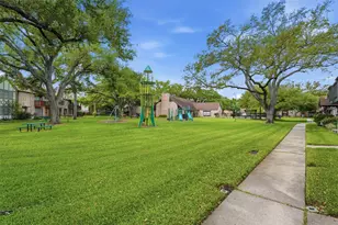 2325 Triway Ln, Houston, TX 77043 - Photo 2