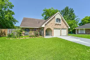 10822 Sagegulf Ln, Houston, TX 77089 - Photo 2
