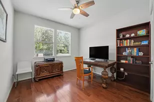 62 W Tapestry Park Cir, The Woodlands, TX 77381 - Photo 6