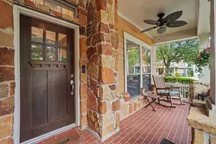 62 W Tapestry Park Cir, The Woodlands, TX 77381 - Photo 4