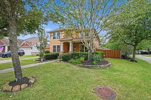 62 W Tapestry Park Cir, The Woodlands, TX 77381 - Photo 2