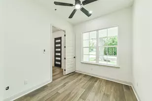 105A Mc Phail St, Tomball, TX 77375 - Photo 6