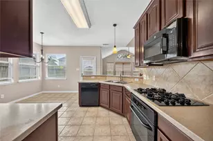 19038 Runners Ln, Humble, TX 77346 - Photo 4