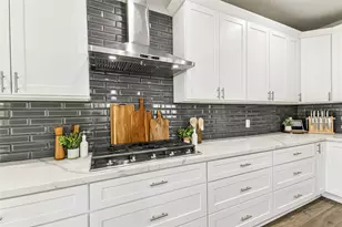 13043 Avery Ridge Ln, Tomball, TX 77377 - Photo 12