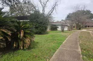 6002 Beaudry Dr, Houston, TX 77035 - Photo 10