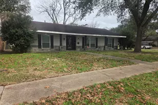 6002 Beaudry Dr, Houston, TX 77035 - Photo 2