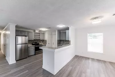 121 Varsity Circle, Huntsville, TX 77340 - Photo 2
