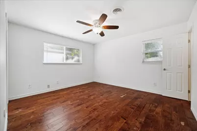 5918 Fontenelle Drive, Houston, TX 77035 - Photo 6