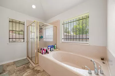 318 Breeze Park Drive, Houston, TX 77015 - Photo 18