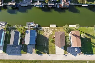 190 Barracuda, Bayou Vista, TX 77563 - Photo 2