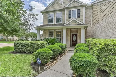 13002 Misty Bay Ln, Pearland, TX 77584 - Photo 2