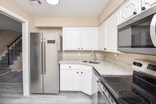 6401 Ella Lee Ln, Houston, TX 77057 - Photo 12