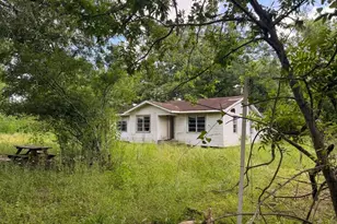 174 Bailey Rd, Angleton, TX 77515 - Photo 2