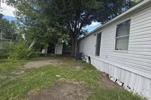 5815 Dylan Dr, Baytown, TX 77521 - Photo 6