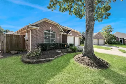 731 Avery Drive, Sugar Land, TX 77479 - Photo 4