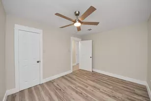 10521 Chesterfield Dr, Houston, TX 77051 - Photo 34