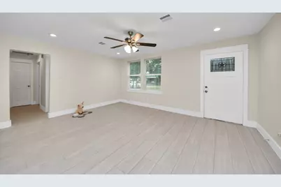 10521 Chesterfield Drive, Houston, TX 77051 - Photo 8