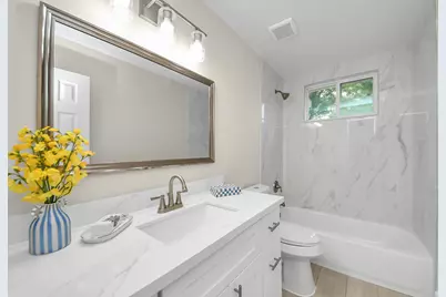 10521 Chesterfield Drive, Houston, TX 77051 - Photo 30
