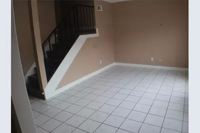 7700 Creekbend Drive #33, Houston, TX 77071 - Photo 2