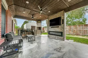 2712 Sunnyside Ln, Pearland, TX 77584 - Photo 2