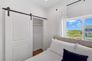 1035 Victoria Ln, Gilchrist, TX 77617 - Photo 32