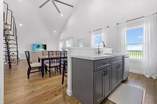 1035 Victoria Ln, Gilchrist, TX 77617 - Photo 24