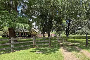 8203 Oyster Creek Dr, Missouri City, TX 77459 - Photo 2