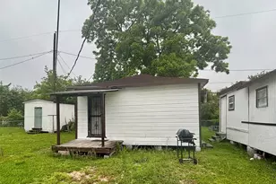6814 Covington Dr, Houston, TX 77091 - Photo 2