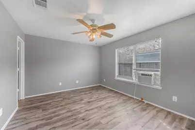 13518 Woodring Court, Houston, TX 77045 - Photo 18