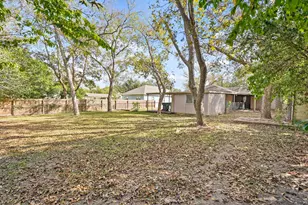 408 W Chauncy St, Brenham, TX 77833 - Photo 22