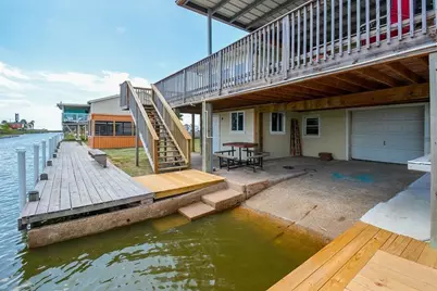 7023 W Hunter Drive, Hitchcock, TX 77563 - Photo 10
