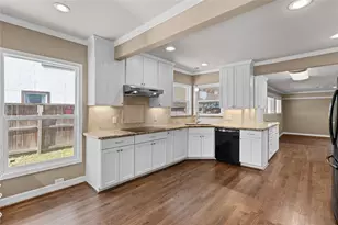 4373 Harvest Ln, Houston, TX 77004 - Photo 14