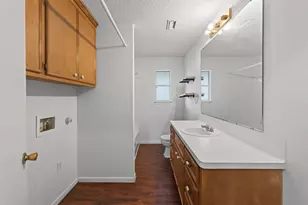 522 Oklahoma Ave, Bacliff, TX 77518 - Photo 14