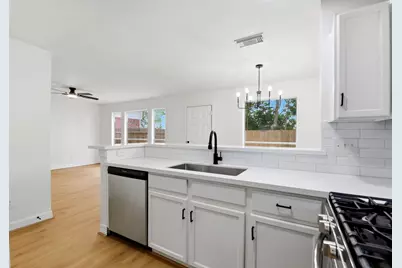 7643 Jonathon Court, Houston, TX 77489 - Photo 12